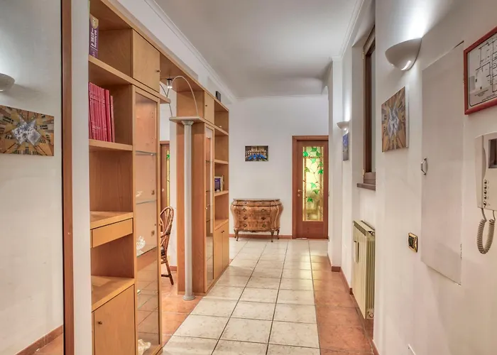 Dimora Savorelli, Ampio Zona Vaticano